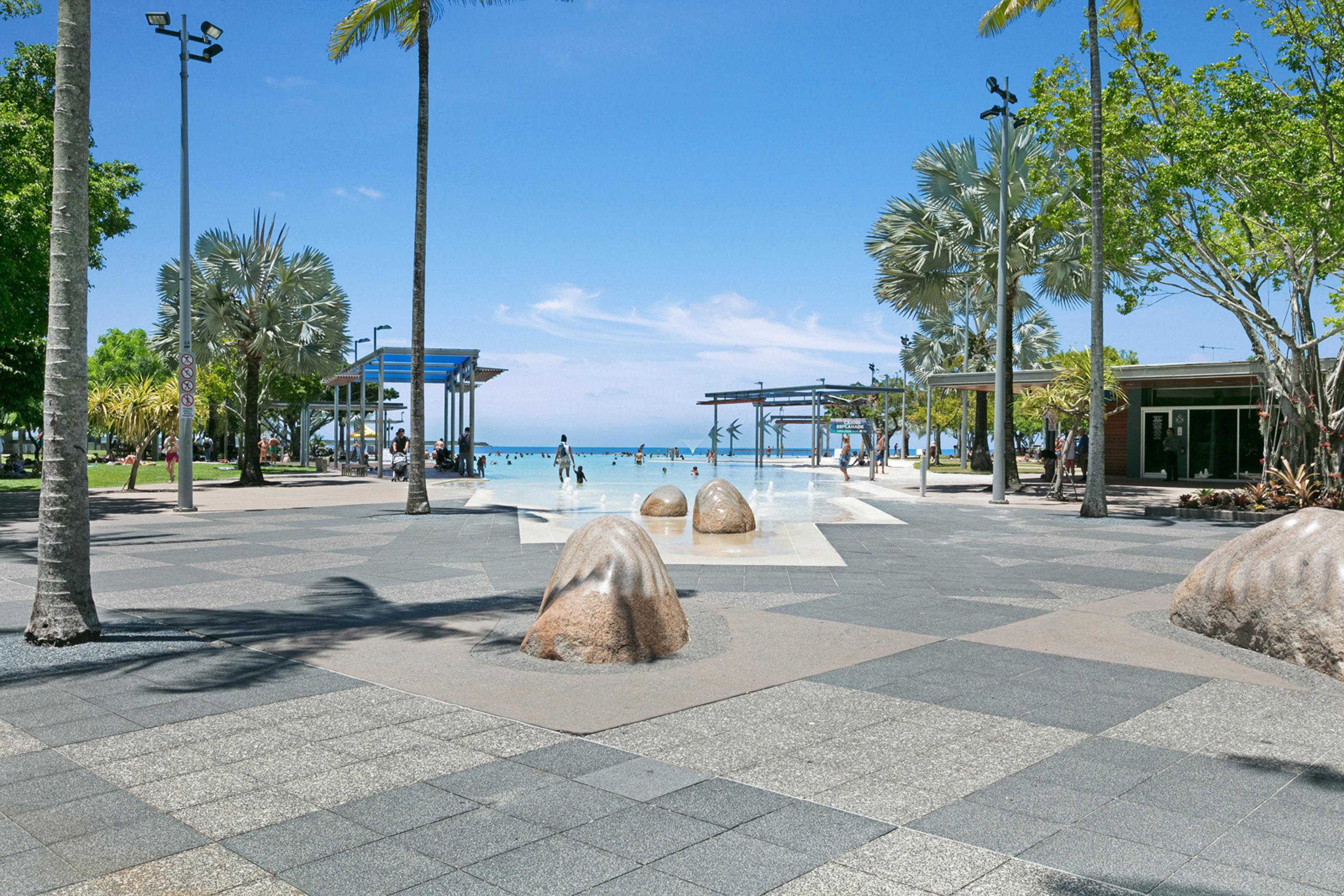 Отель Mantra Esplanade Кэрнс Экстерьер фото